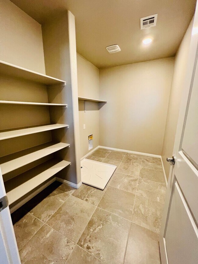 Building Photo - 4 Bedroom Home in Southern Highlands