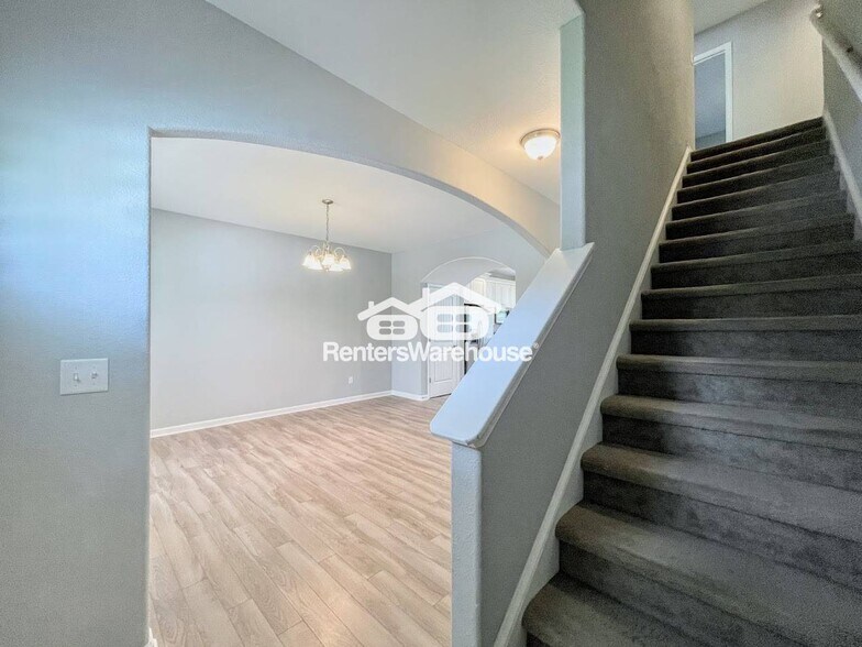 Building Photo - 1045 Quail St