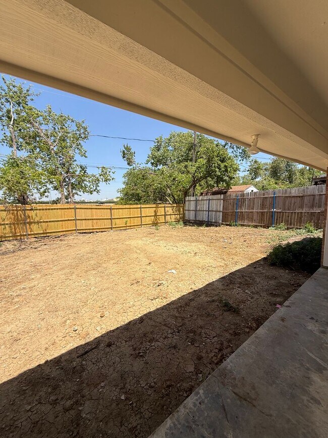 Building Photo - 2218 Parkside Dr