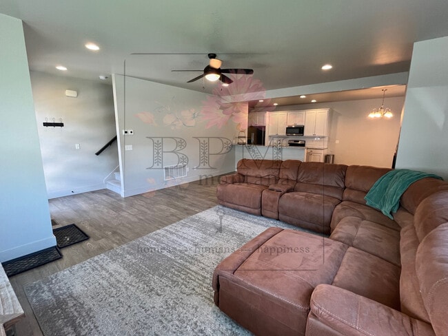 Building Photo - 1093 Abigail Ln