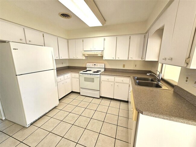 Building Photo - 122 Boundary Blvd