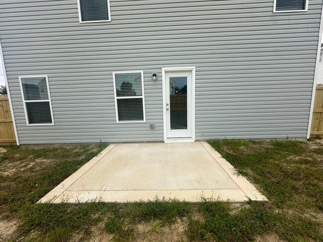 Building Photo - 191 Hornet Dr