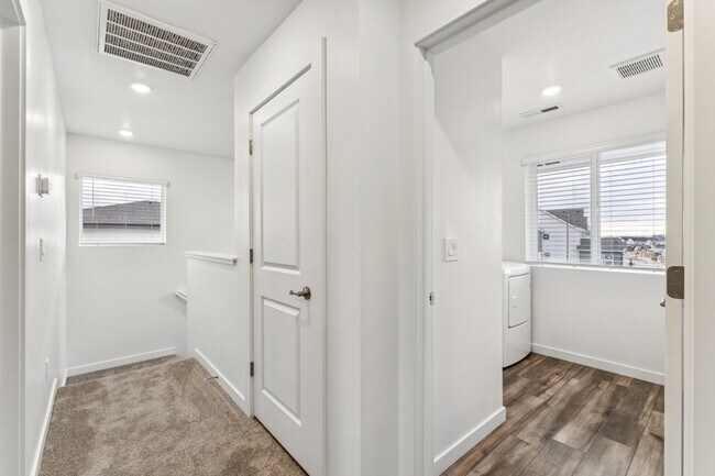 Building Photo - 8276 W Grey Alder Dr