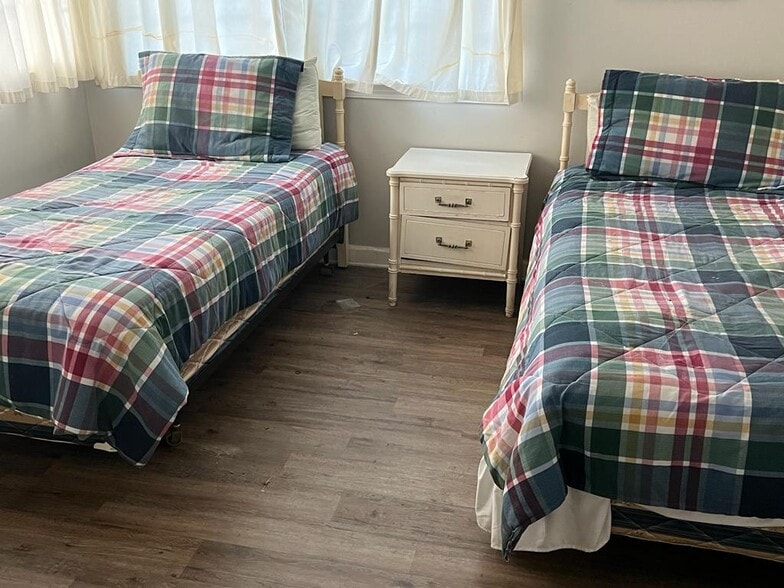 Bedroom With 2 Full Size Beds & Nightstand - 1204 Benna Dr