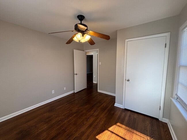 Building Photo - 4623 Violet Ave