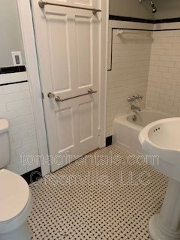 Building Photo - 8861 Warren H Abernathy Hwy