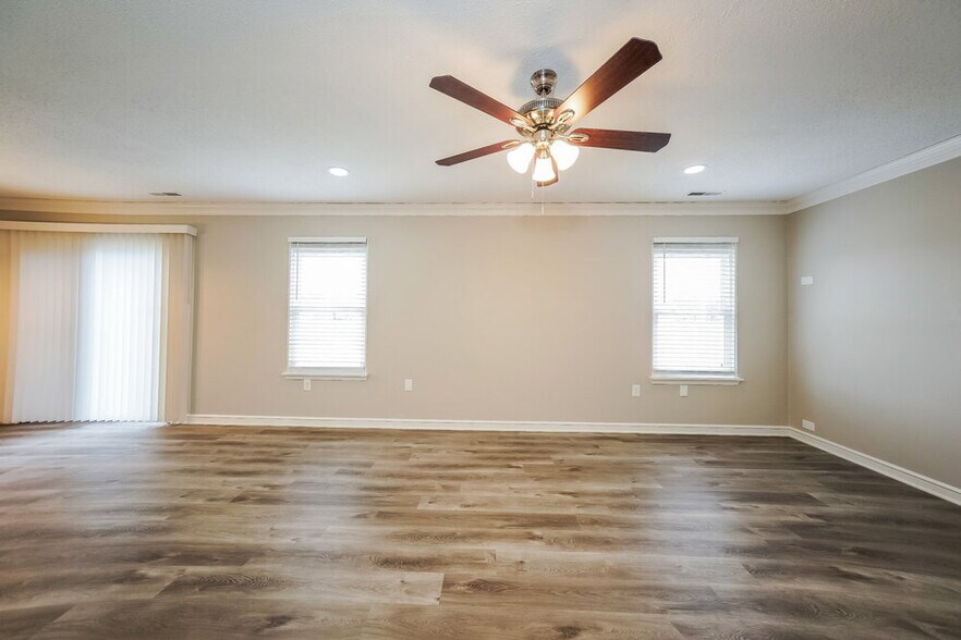 Building Photo - 3926 Candle Berry Dr