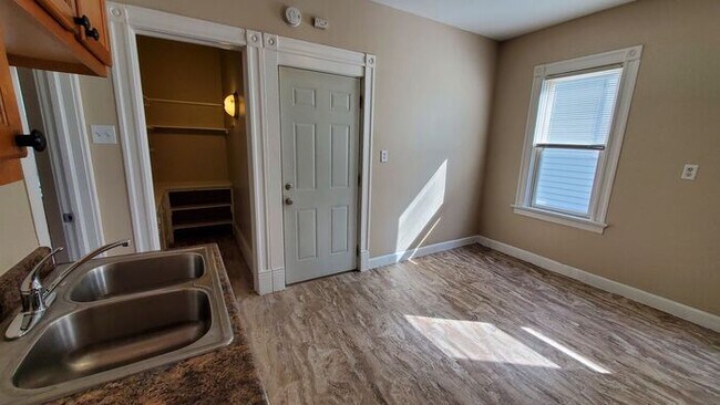 Building Photo - Remodeled Riverwest 3 Bedroom + Office Upp...