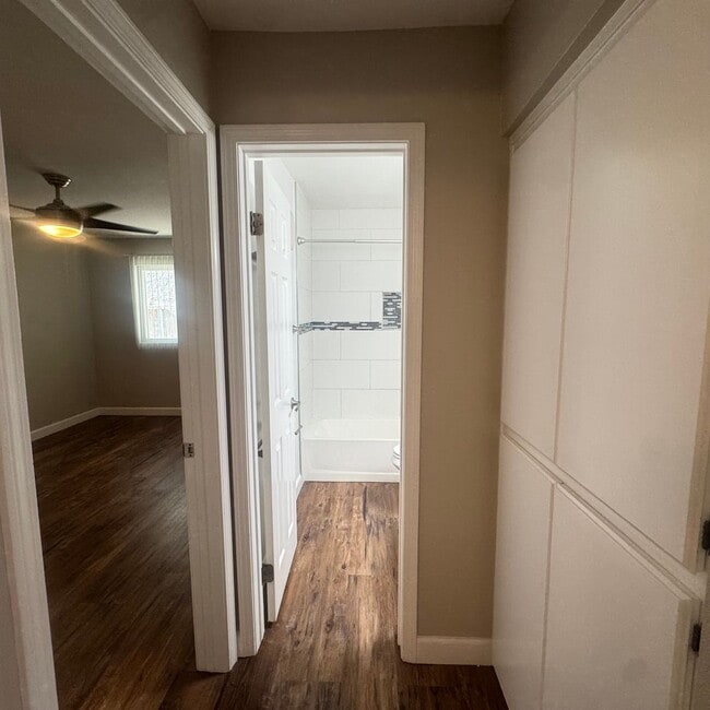 Building Photo - Spacious 2 Bed / 2 Bath Long Beach Condo Near Traffic Circle, CSULB & Belmont Heights