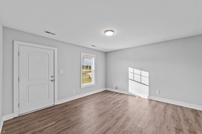 Building Photo - 440 Thad Little Rd