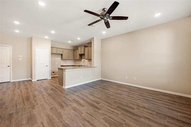 Building Photo - 8016 Scanlan Trl