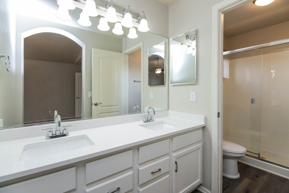 Building Photo - 5023 W Ardmore Rd