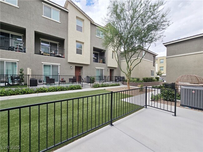 Building Photo - 2843 Kona Blue Ln