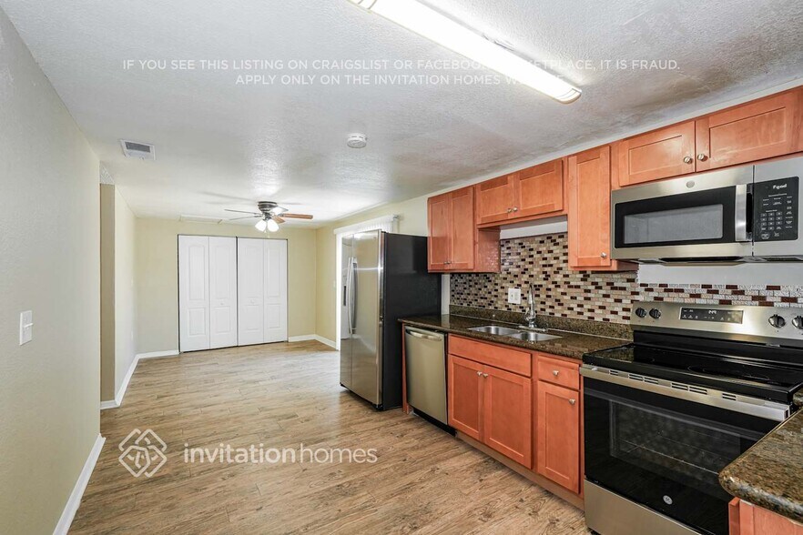 Building Photo - 6405 Regatta Ct