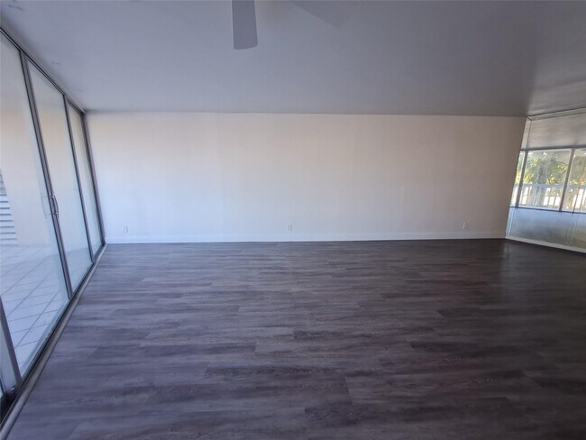 Building Photo - 6911 Environ Blvd