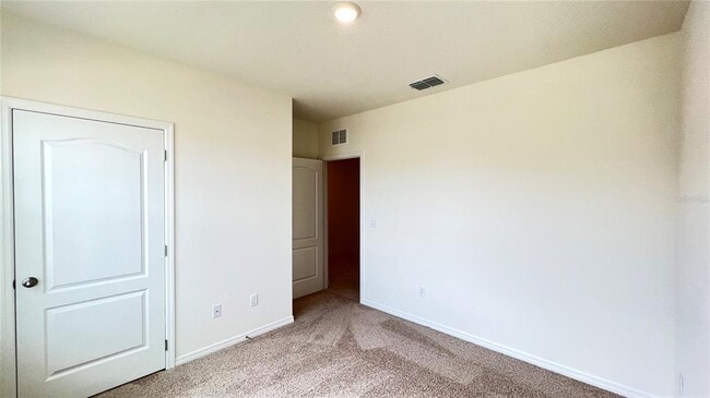 Building Photo - 487 Lily Ln