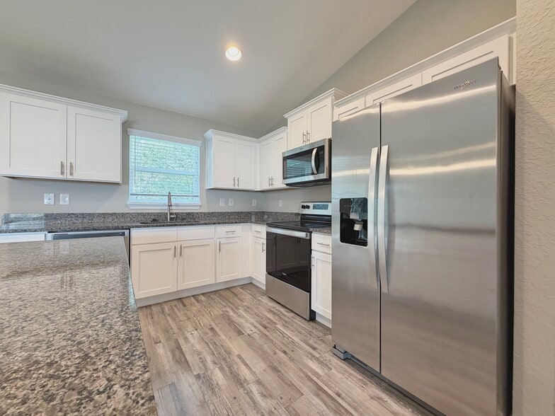 Building Photo - 210 Locust Lane Pass