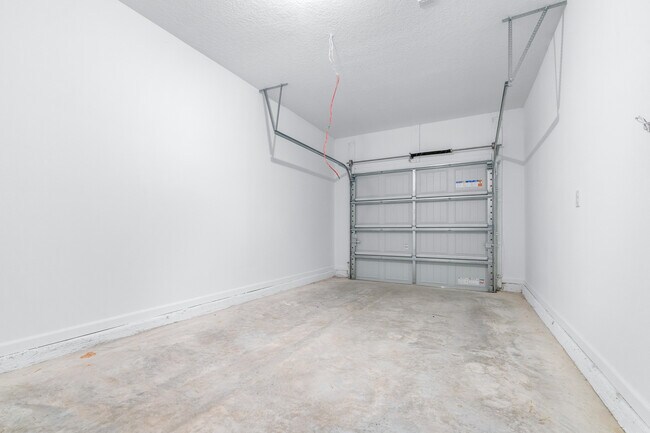 Building Photo - 3265 Vesara Dr