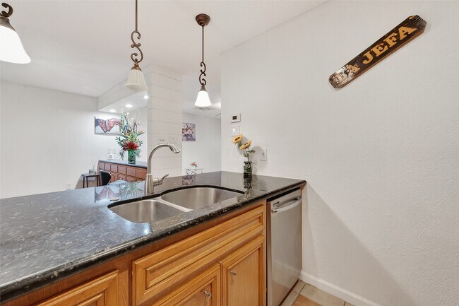 Building Photo - 3200 S Gessner Rd