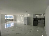 Building Photo - 6039 Collins Ave