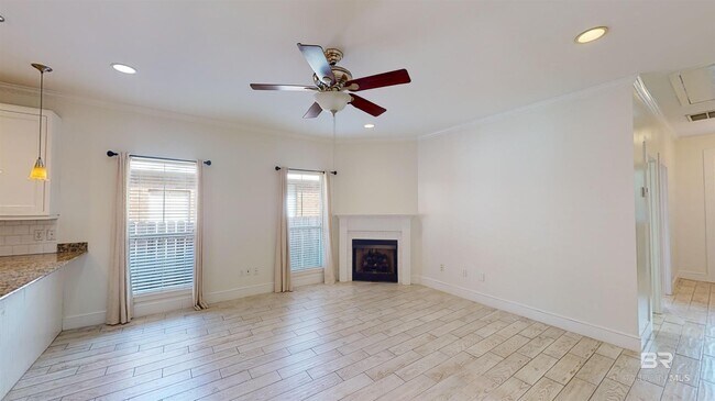 Building Photo - 6052 Magnolia Pl E