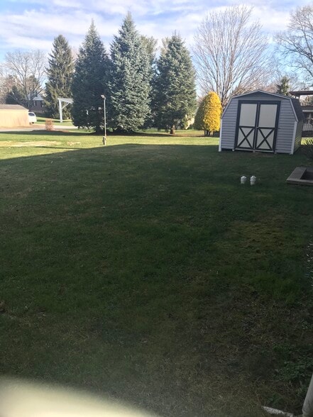 Building Photo - 625 E Queen St