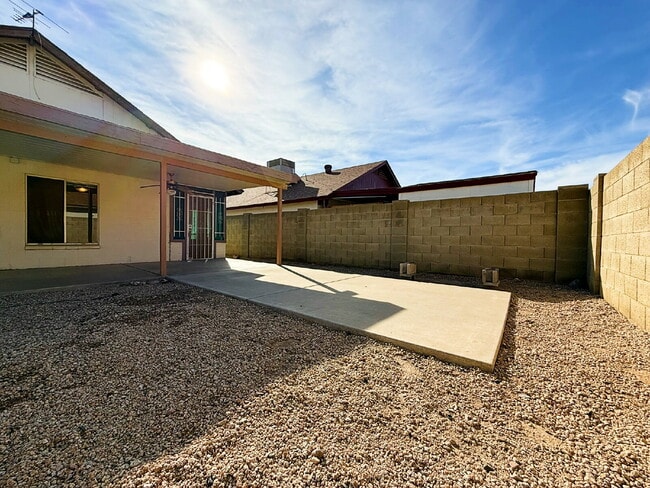Building Photo - Charming 3-Bedroom Home for Rent in Highly Desirable Peoria School District!