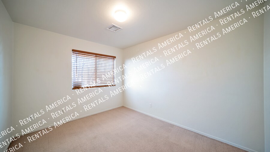 Building Photo - 3976 E Isaiah Dr