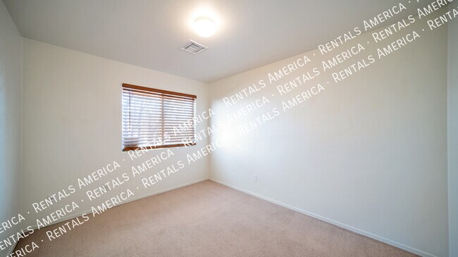 Building Photo - 3976 E Isaiah Dr