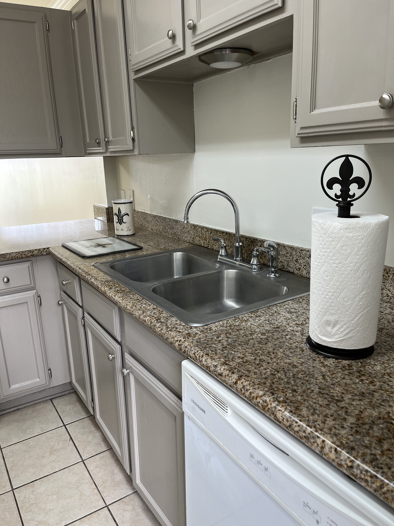 Building Photo - 7091 Perkins Place Ct