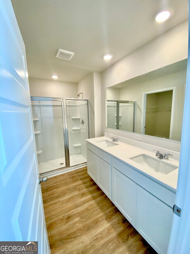 Building Photo - 256 Lauritsen Way