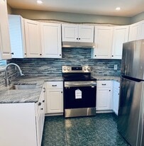 Building Photo - 20 N Taylor Condos