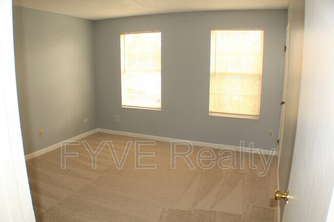 Building Photo - 4968 Silver Bow Dr