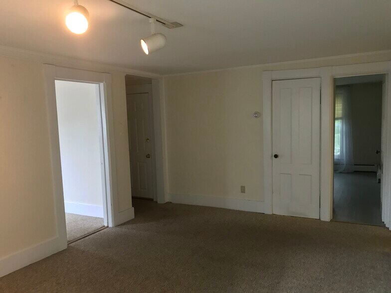 Building Photo - 51 Andover St