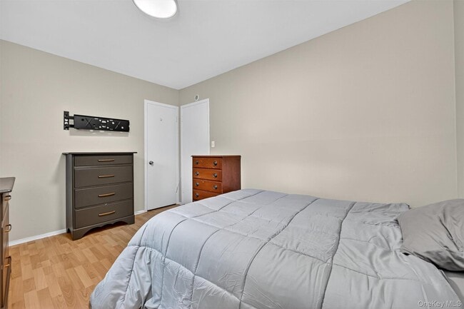 Building Photo - 731 Manette Ln
