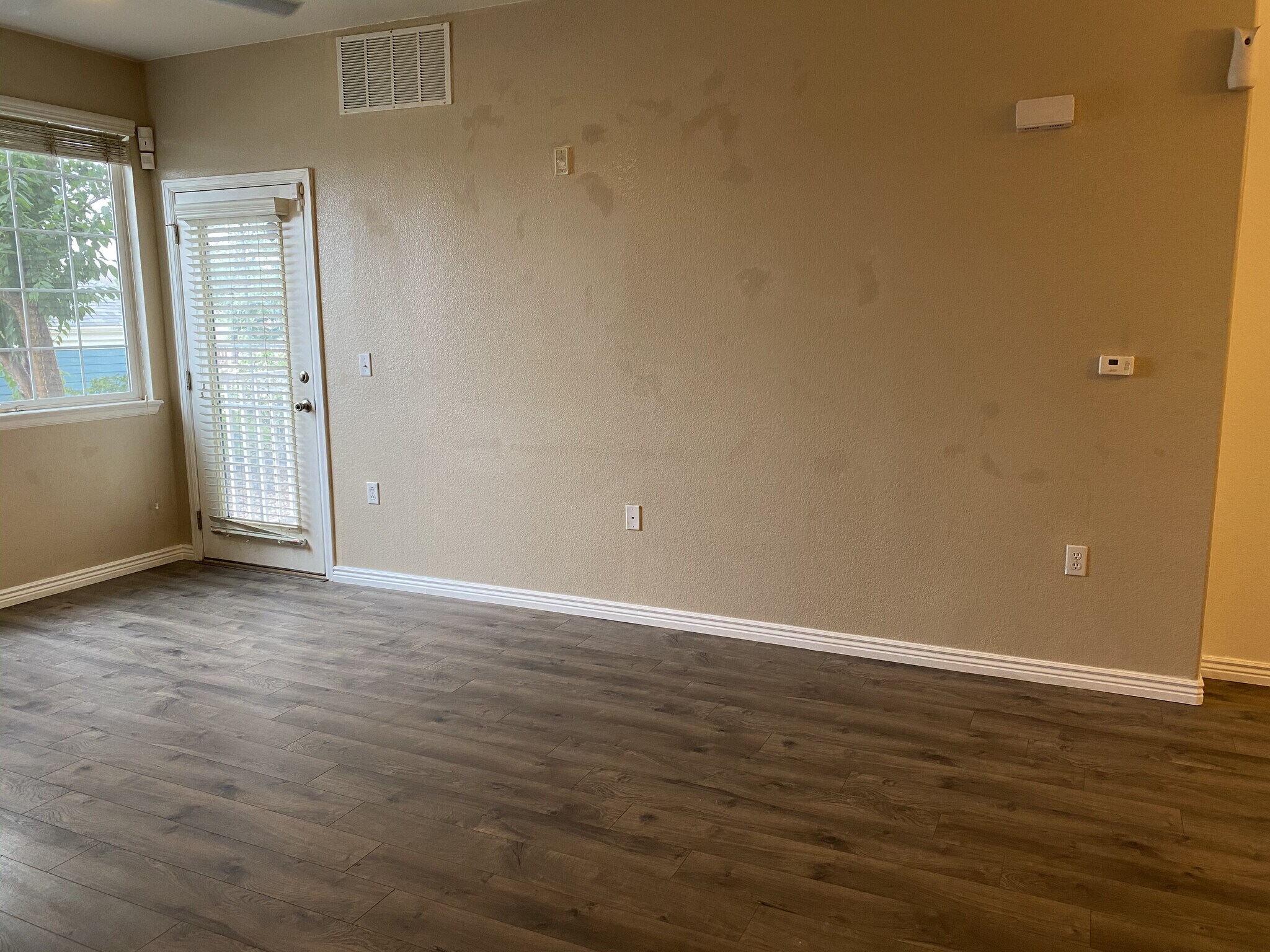 Building Photo - 2672 S Cathay Way