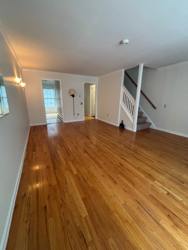 Living/Dining - 43 State St