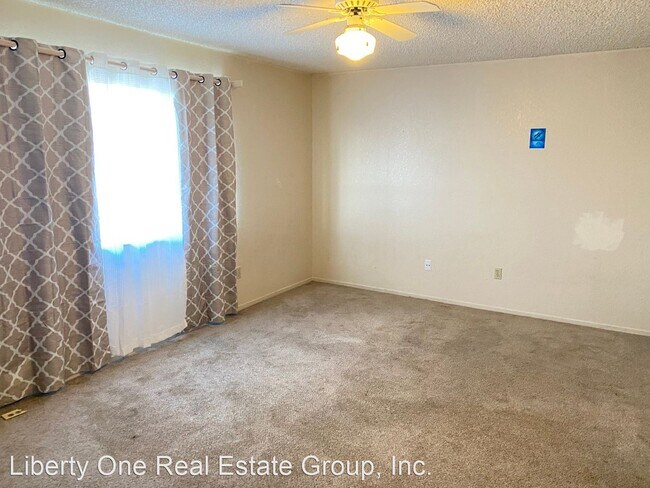 Building Photo - 3 br, 2.5 bath House - 1835 5th Pl