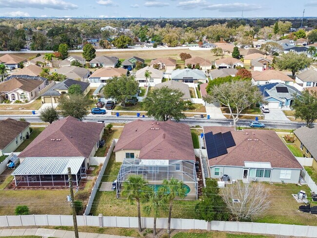 Building Photo - Tuscanny Street