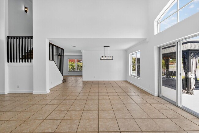 Building Photo - 8225 Pelican Harbour Dr