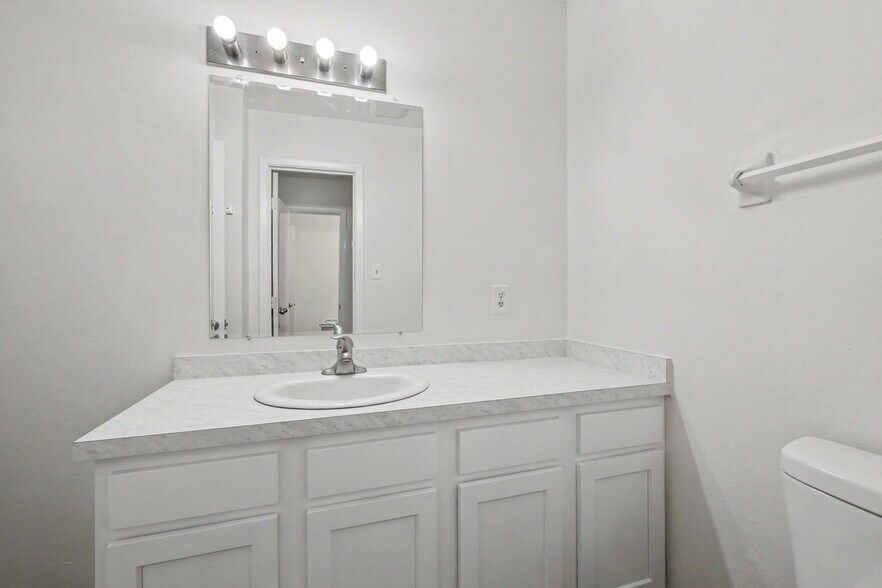 Building Photo - 7711 Brams Hill Dr