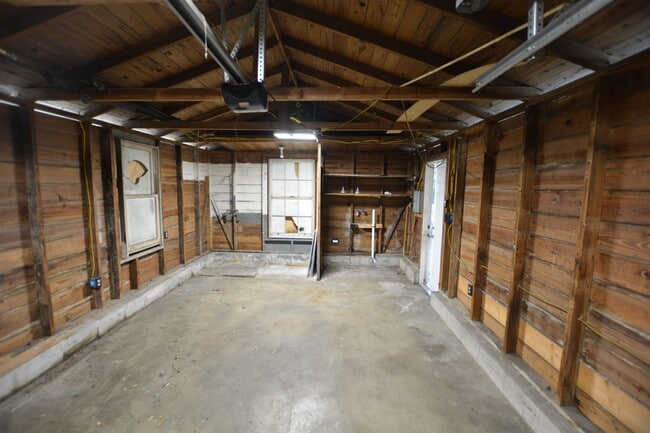 Building Photo - 119 N Longfellow Blvd