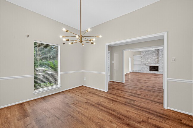 Building Photo - 10815 Shawnbrook Dr