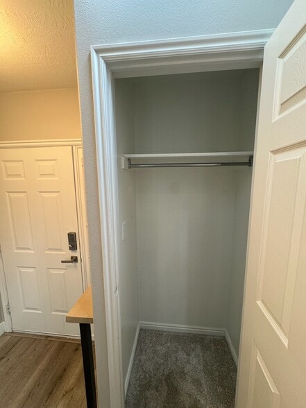 Building Photo - 14190 S Flowerfield Cir