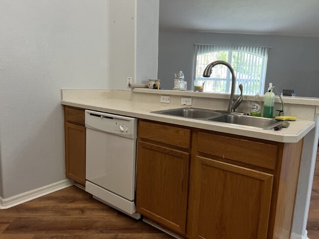 Building Photo - Charming 3-Bed, 2-Bath Home in Kissimmee –...