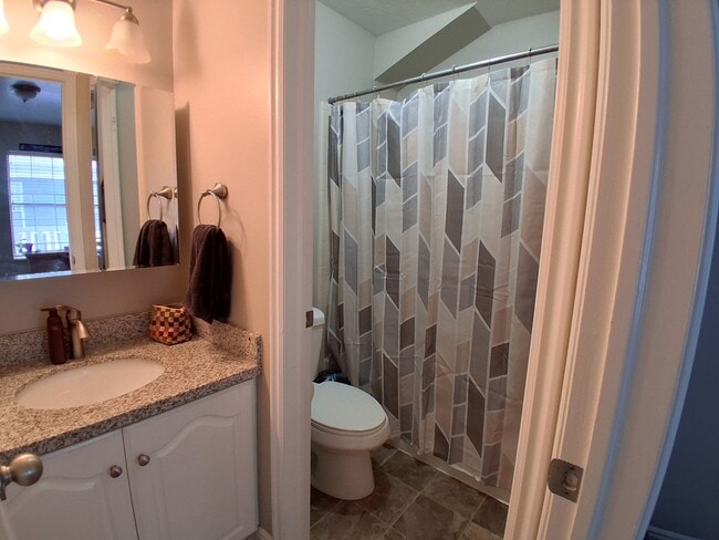 Building Photo - 986 900 E