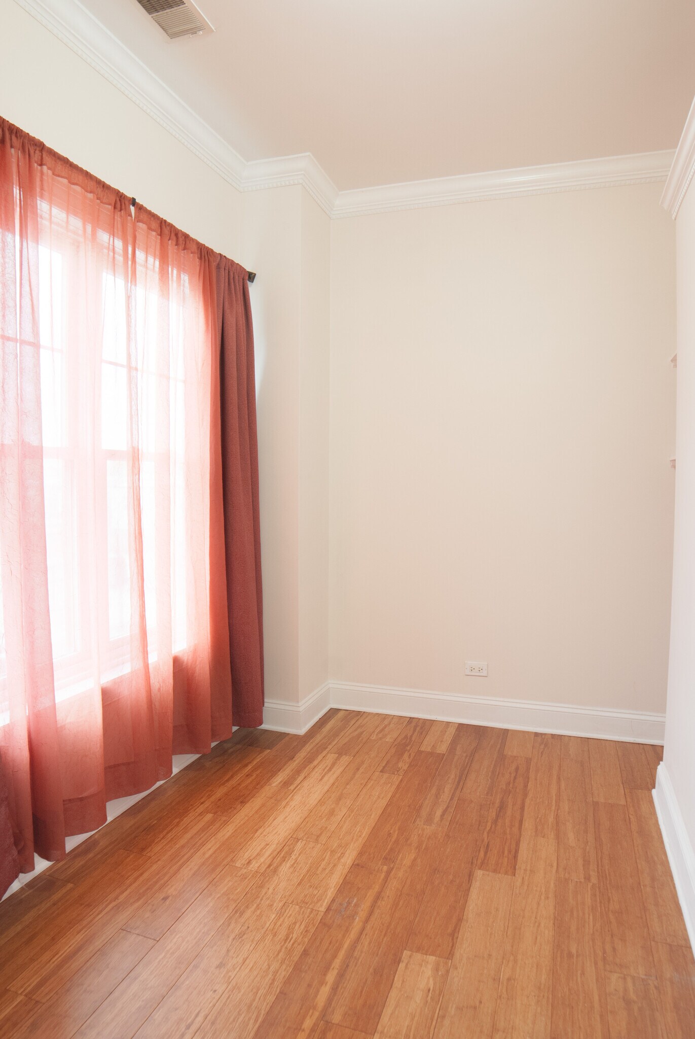 Building Photo - 4953 Oakton St
