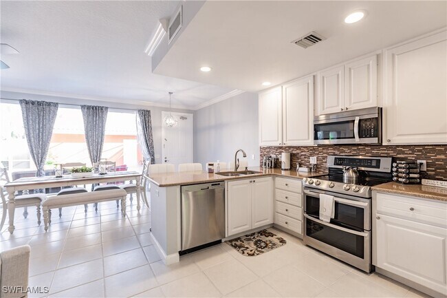 Building Photo - 6032 Towncenter Cir