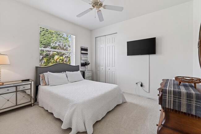 Building Photo - 425 SW Talquin Ln