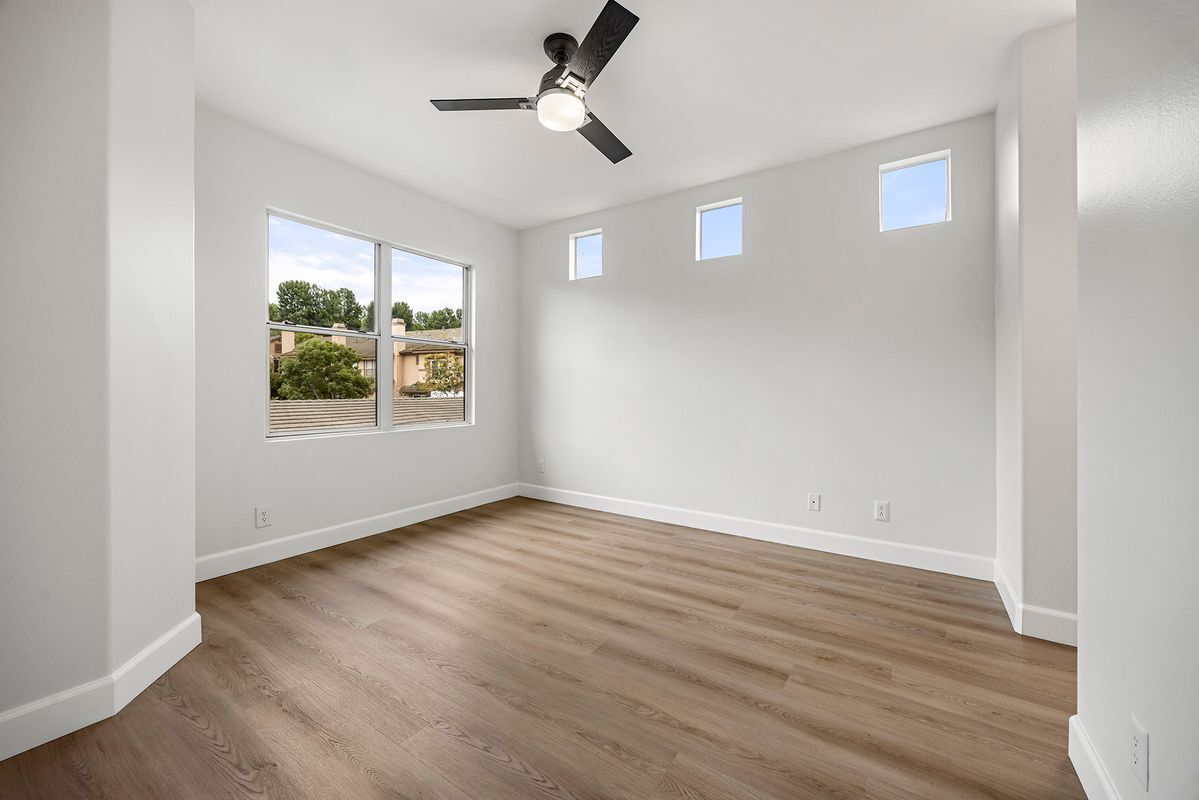 Building Photo - 932 S Country Glen Way